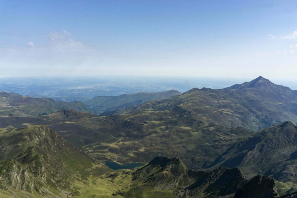 Vue sur le massif du Hautacam et pic du Montaigu